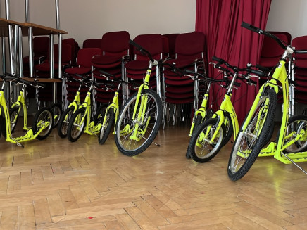 B7860F93-1BD8-4C65-BC96-A3E73C325A51