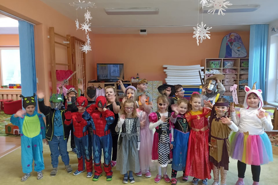 Karneval 25. 2. 2022 ve Sluníčkách
