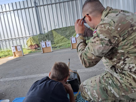 7957ee9e-5193-45aa-b857-53fff2596d20