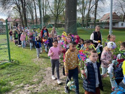 9d657219-fa2b-4b98-a32f-1cc3781f7bd7