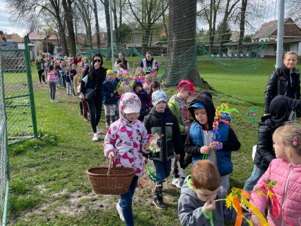 098e5bdc-9a70-4949-9e41-d18f9f9ee24e