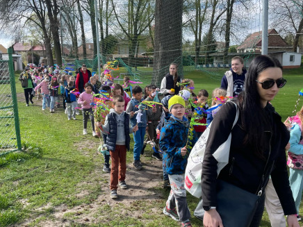 12efd1f5-cc9a-4abc-b2d1-3f483a83066c