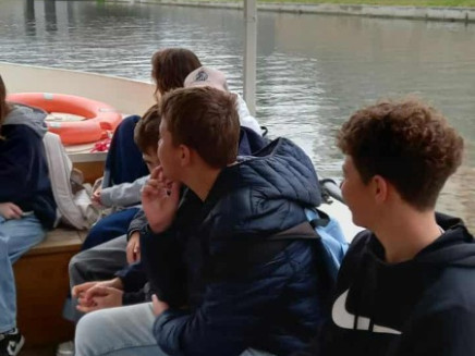 6a7bba41-5232-41cb-b459-8d4e9ecadc92 (1)