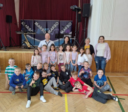 9eabd0ef-44fb-4b7e-a9e1-f73f70bd0994