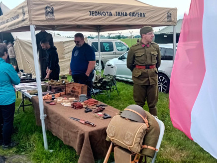 35BB9B84-92E2-4CEF-BCCD-933A2B6EA1BB