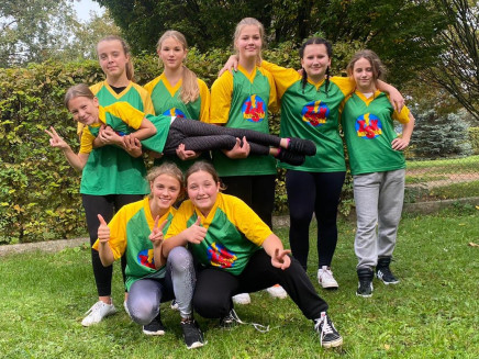 Přehazovaná mladší