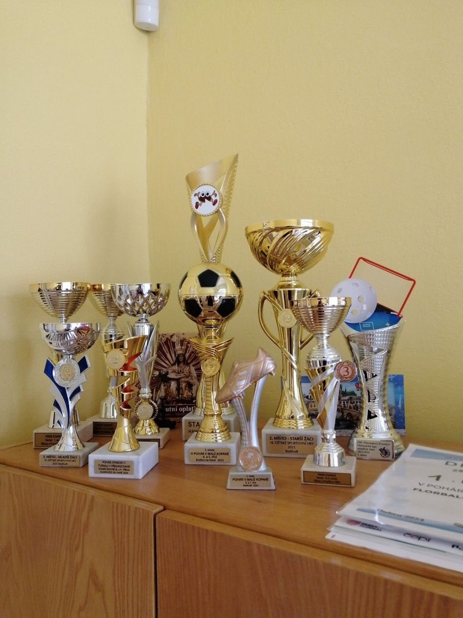 Poháry 24-25_1