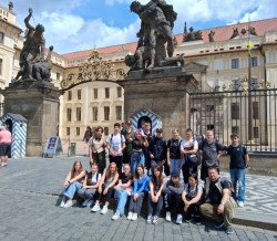 f6454b03-a7ff-48f9-a121-bbc7be0ee774