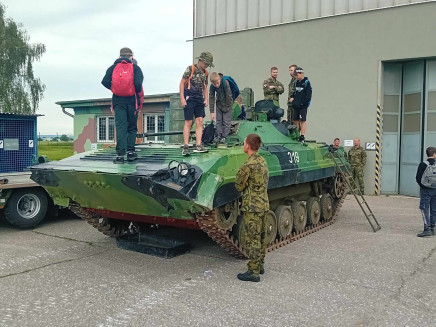 7530E239-21E9-40EC-972B-1634B2B65F82